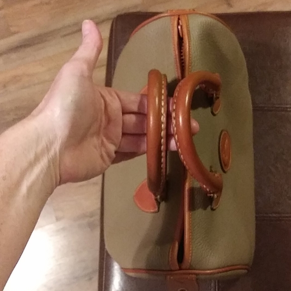 Dooney and Bourke satchel ❤ (Very Rare) Vintage - Picture 3 of 12